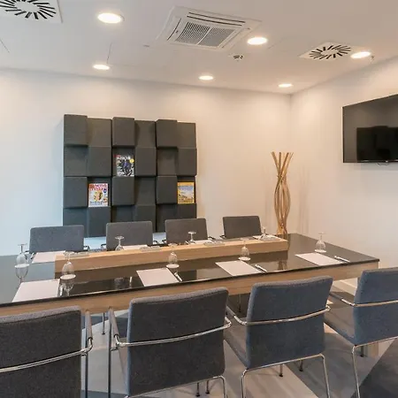 Express - - Hauptbahnhof, An Ihg Hotel Mannheim
